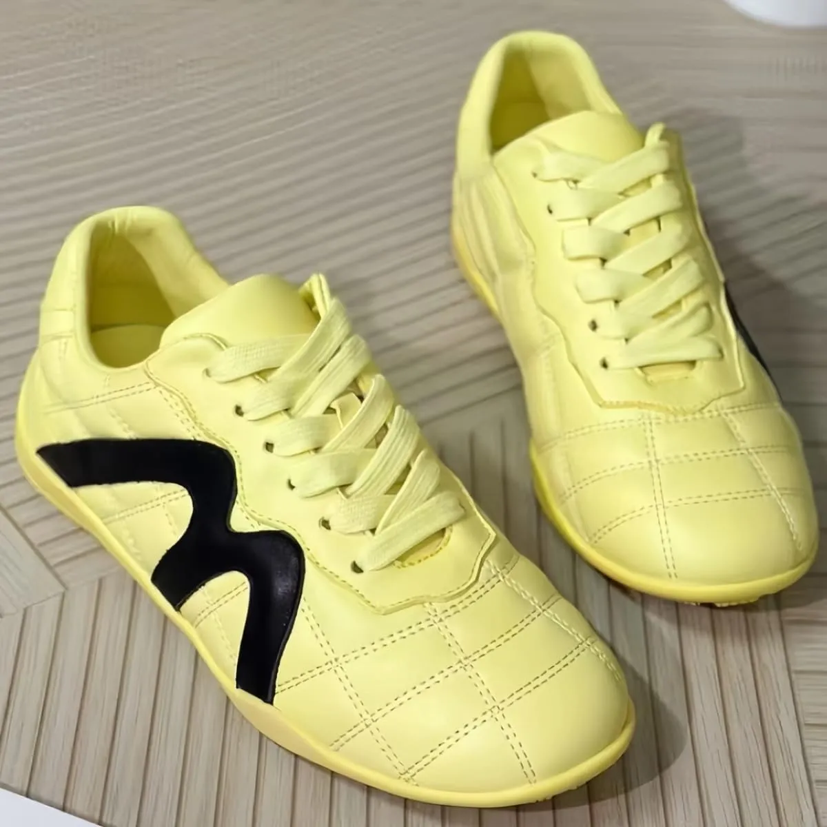 Fashionable and Flexible Women's Flap Style Genuine Full Leather Lace up Running Sneakers Closed Toe German Army Trainer Shoes for Women Low Heels Lightweight Sporty 2025 New